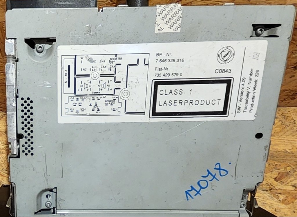 167001 Fiat Grande Punto Blaupunkt Cd-s rádió 735429579 kopott gombok!!! 4. kép