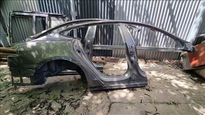 Tesla Model S Jobb Oldalkeret