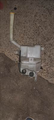 Mazda 6 GH ablakmosó folyadék tartály motorral