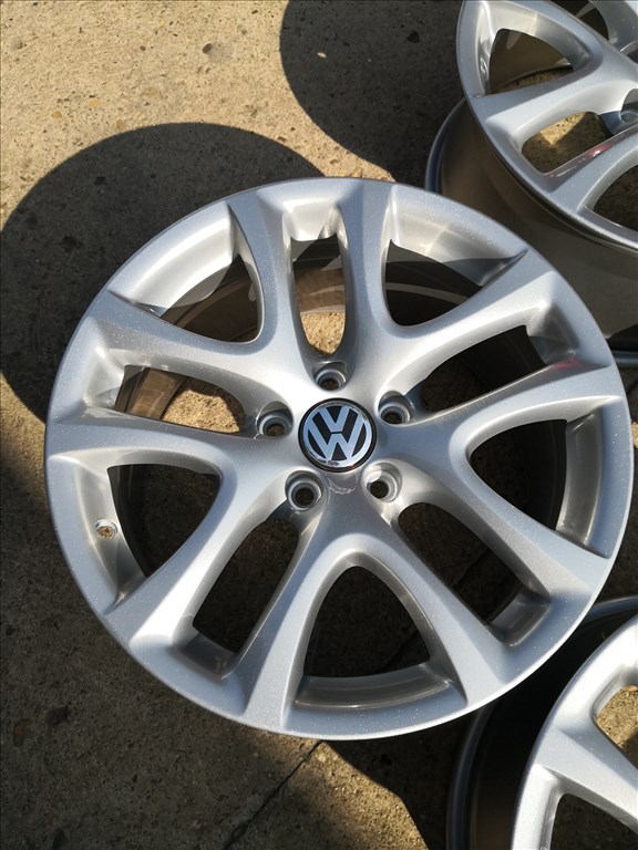 5x112 17 Gyári Volkswagen színterezett alufelni 155000ft a 4db/57/ 4. kép