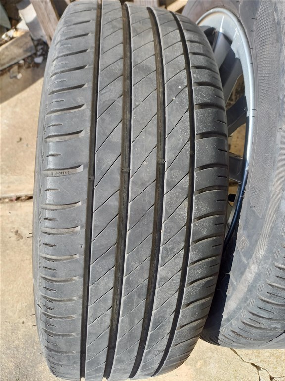  5x108 lyukosztású 16" újszerű (gyári felni) alufelni, rajta 205/55 újszerű Kleber nyári gumi gumi  2. kép