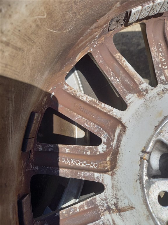  5x108 lyukosztású 16" újszerű (gyári felni) alufelni, rajta 205/55 újszerű Kleber nyári gumi gumi  5. kép