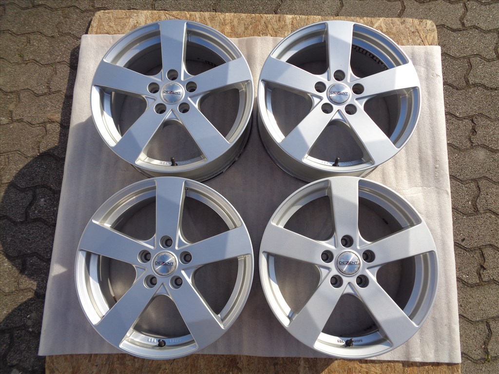 Dezent alufelni 17-es, 5×114.3-as osztóval szép állapotban eladó.  1. kép