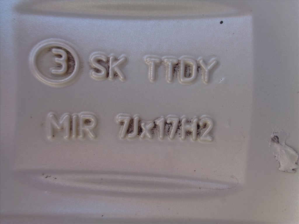 Dezent alufelni 17-es, 5×114.3-as osztóval szép állapotban eladó.  8. kép