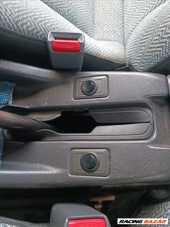 Mitsubishi L200 szép állapotú belső eladó 3. kép