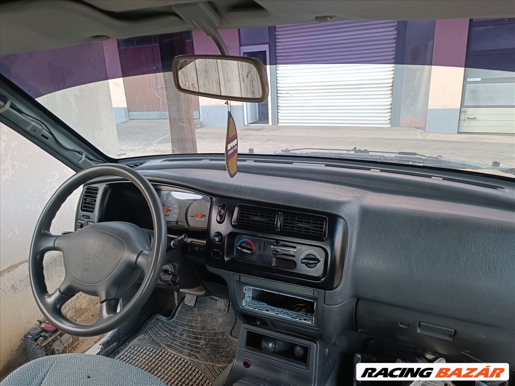 Mitsubishi L200 szép állapotú belső eladó 5. kép