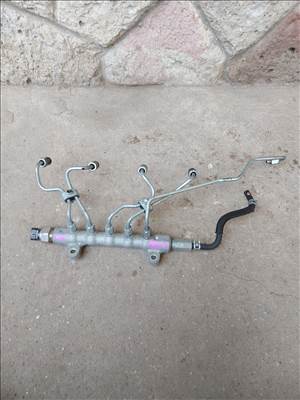 Toyota RAV4 (XA30) 2.2 D-4D Közösnyomócső 3272