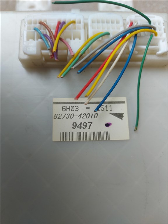 Toyota RAV4 (XA30) 2.2 D-4D Biztosítéktábla 3264 8273042010 4. kép