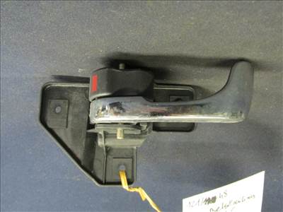 Alfa Romeo 146 bal hátsó belső kilincs 151853061