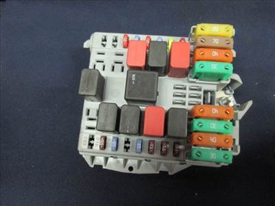 Fiat Linea 1,4 benzin külső biztosíték tábla 51799847