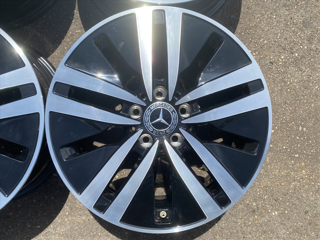 4db gyári 17" Mercedes-Benz A- B - CLA - GLA alufelni. (3900) 2. kép