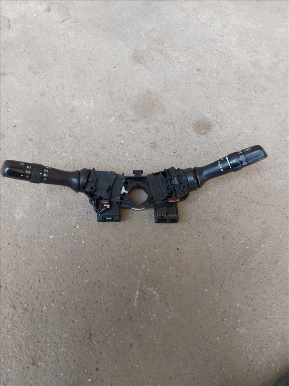 Toyota Auris (E150) 1.4 D-4D bajuszkapcsoló 3294 17f001 2. kép