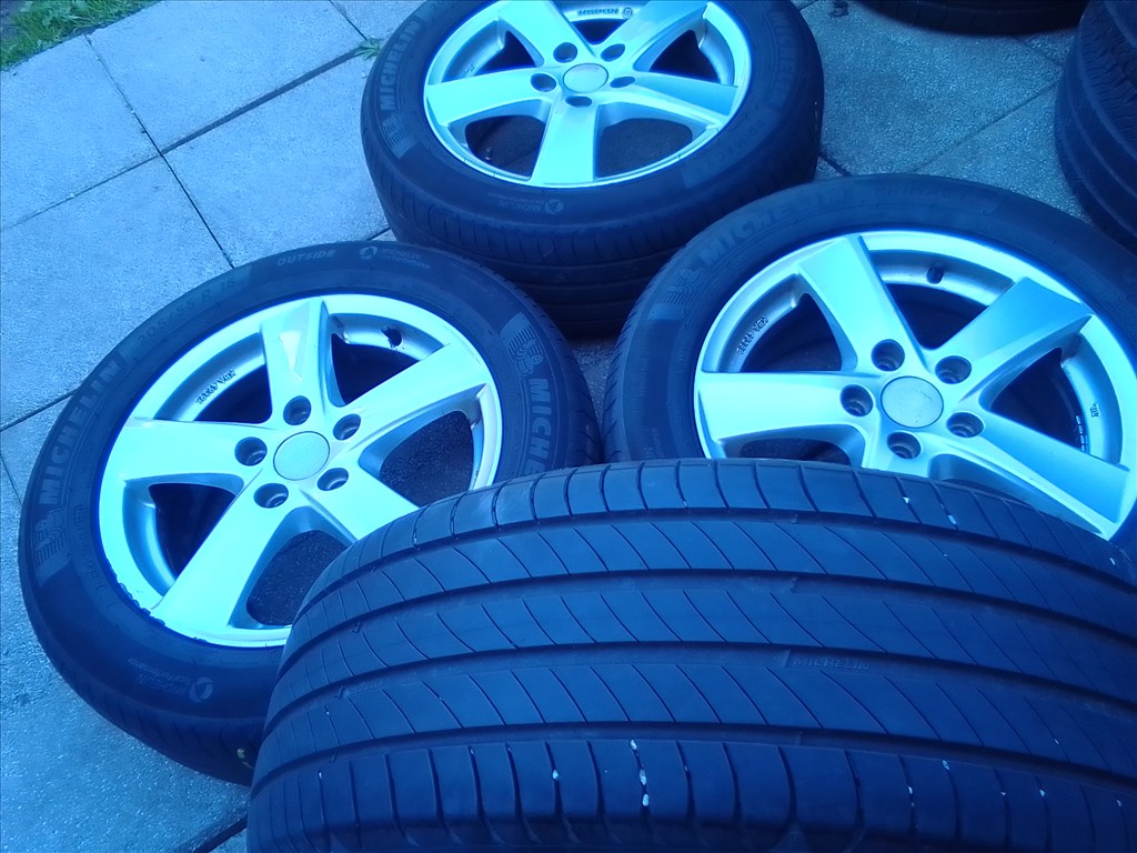  5x112 lyukosztású 16" Alutec alufelni, rajta 205/55 Michelin Primacy4 nyári gumi  6. kép
