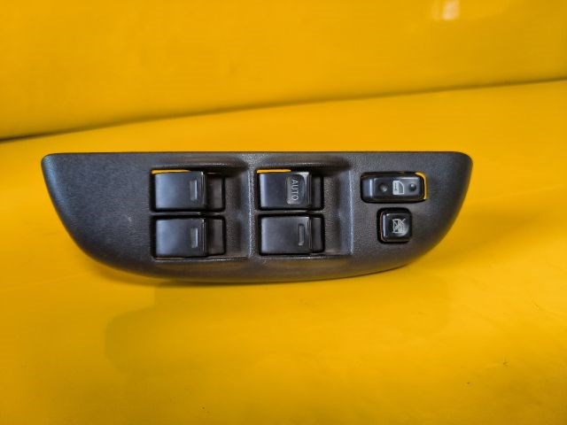 Toyota Yaris Verso Bal Első Ablakemelő Kapcsoló 1. kép