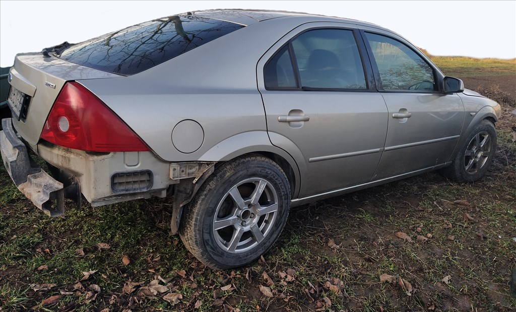 Ford Mondeo MK3 2.0 TDCi bontott alkatrészek 8. kép