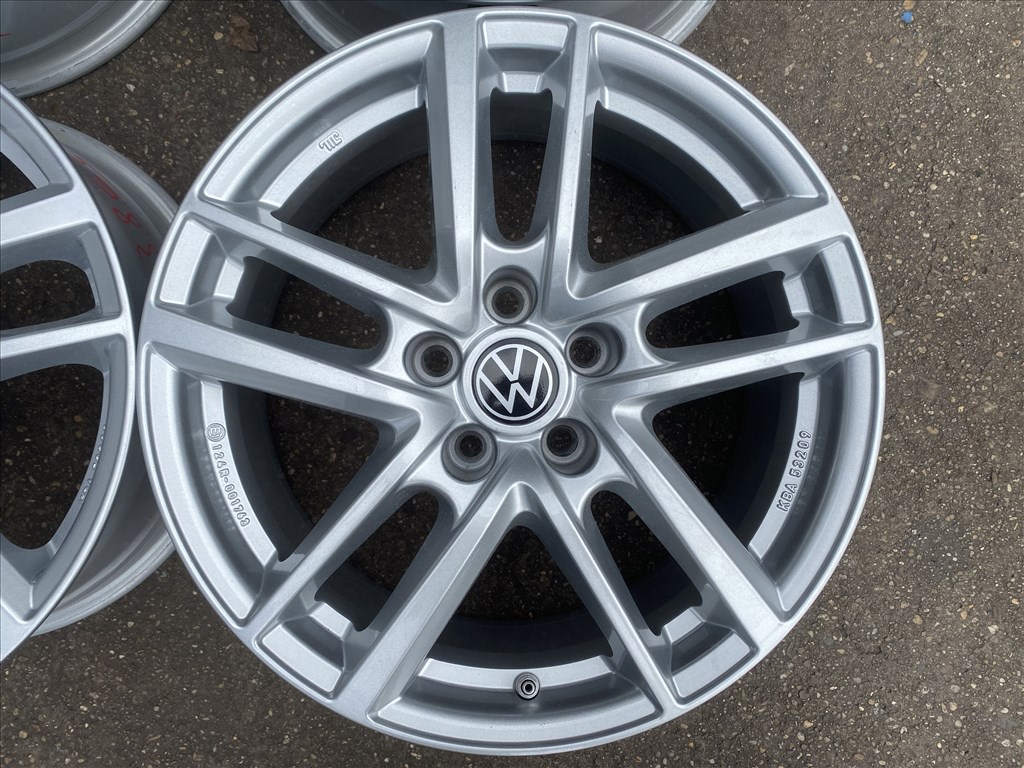 4db Rial 17" VW alufelni. (3862) 2. kép
