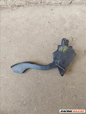 Toyota RAV4 (XA30) Gázpedál 3232 7811042010