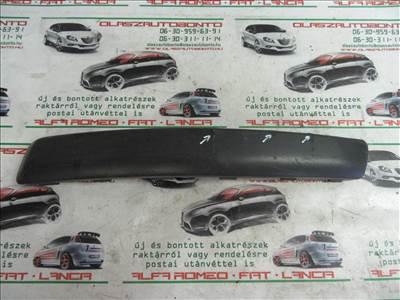 Fiat Stilo 3 ajtós, 1821920041 számú, bal első díszcsík a képen látható sérüléssel