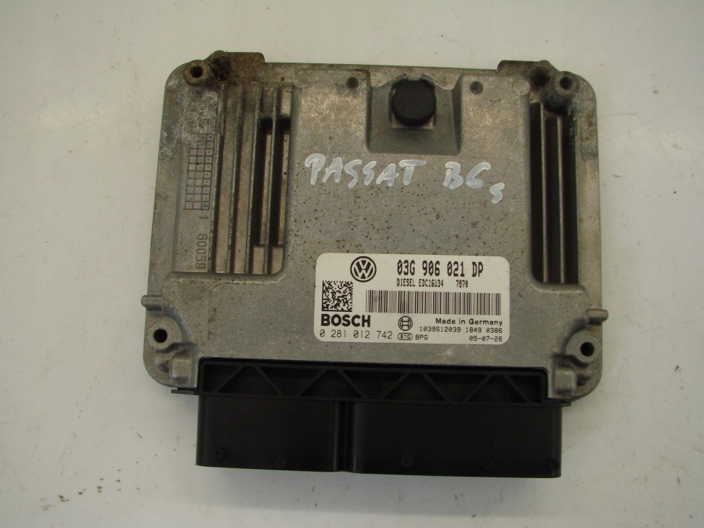 Volkswagen Passat B6 1,9 Pdtdi motorvezérlő elektronika 03G906021DP 1. kép