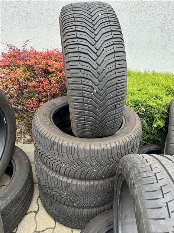 215/55 R17 Michelin Crossclimate 98W l DOT2919 l 5,5mm l 4db 1. kép
