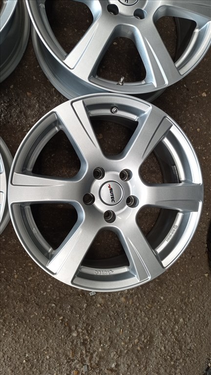  5x112 lyukosztású 7,5JJ 17" használt Autec alufelni 3. kép