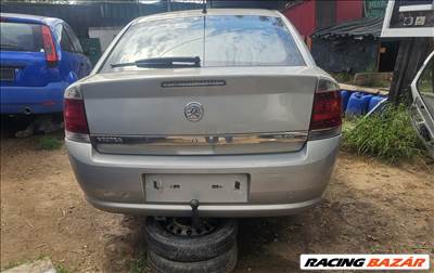 Opel Vectra C Hátsó lökhárító ferdehátu 