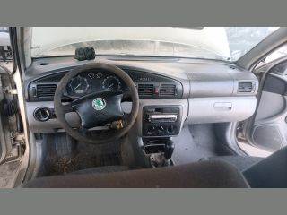 Skoda Octavia I Vészvillogó Kapcsoló *138416*