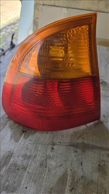 BMW 3-as sorozat E46 bal hátsó lámpa 8368757