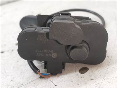 VW GOLF V Variant (1K5) 1.9 TDI Központizár Motor Tankajtó #37887# 5N0810773F