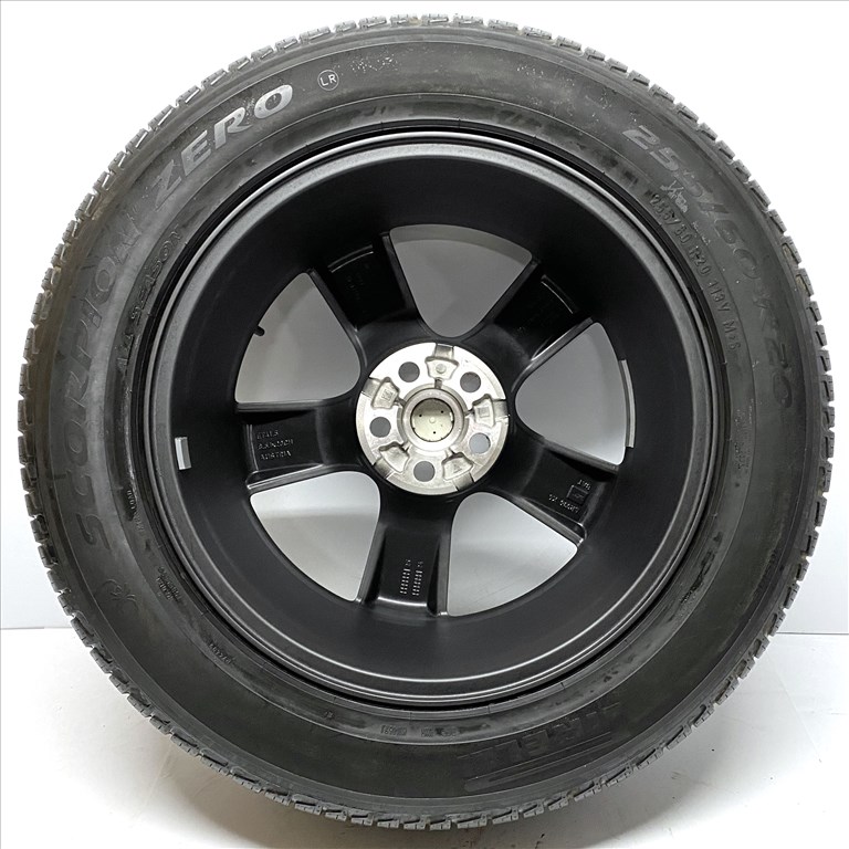 Land Rover Defender 20" újszerű komplett kerekek Pirelli Scorpion Zero gumikkal 5. kép