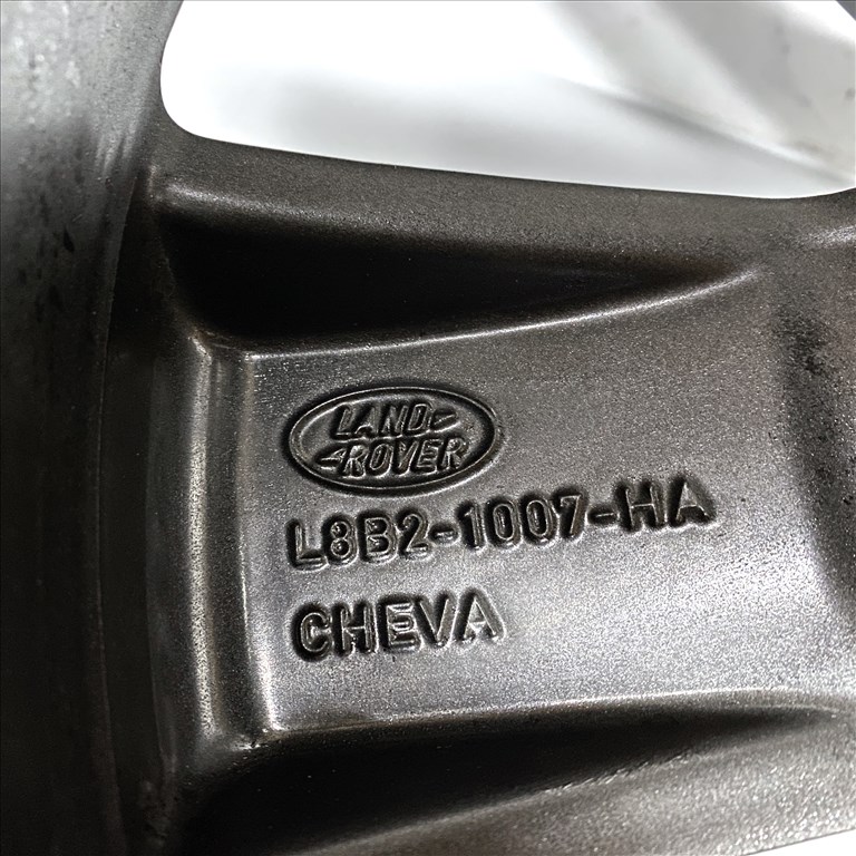 Land Rover Defender 20" újszerű komplett kerekek Pirelli Scorpion Zero gumikkal 7. kép