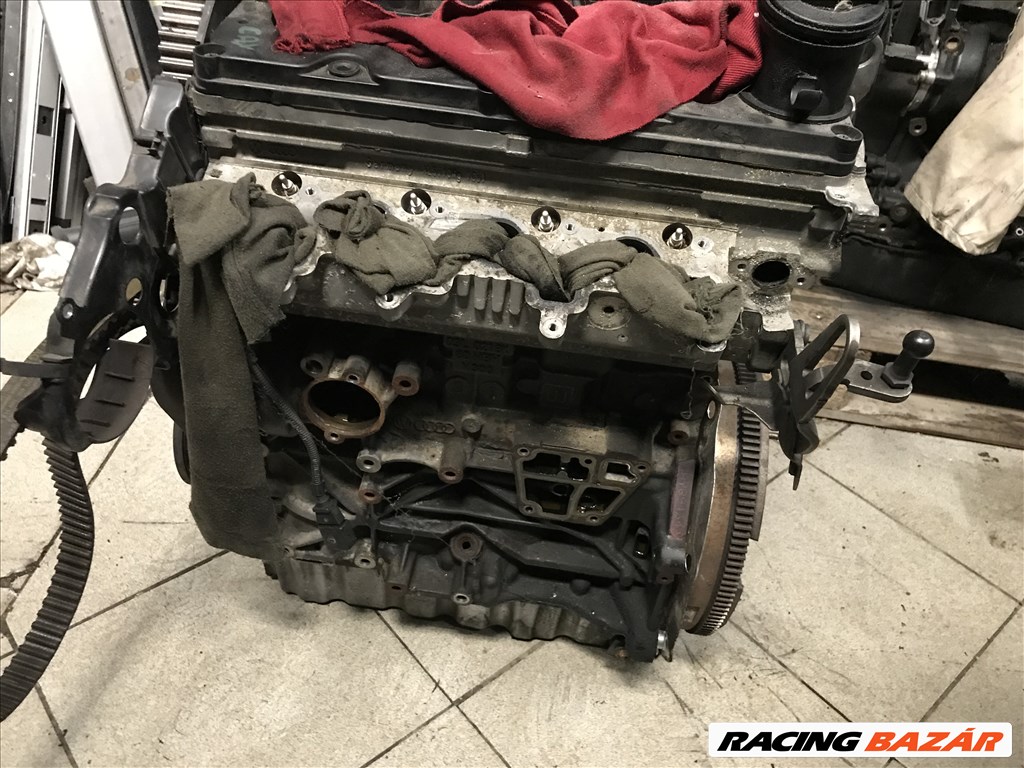 VW 1,6 CR CAY 105LE fűzött blokk hengerfejjel 2. kép