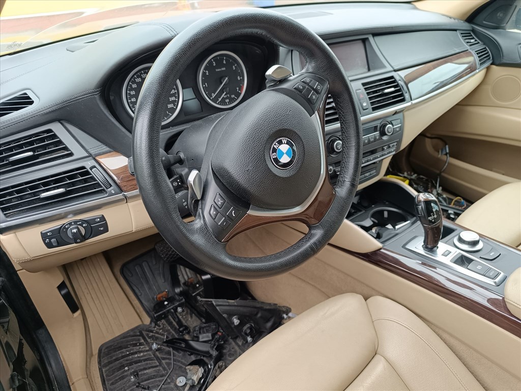 BMW X6 (E71/E72) bontott alkatrészei 4. kép