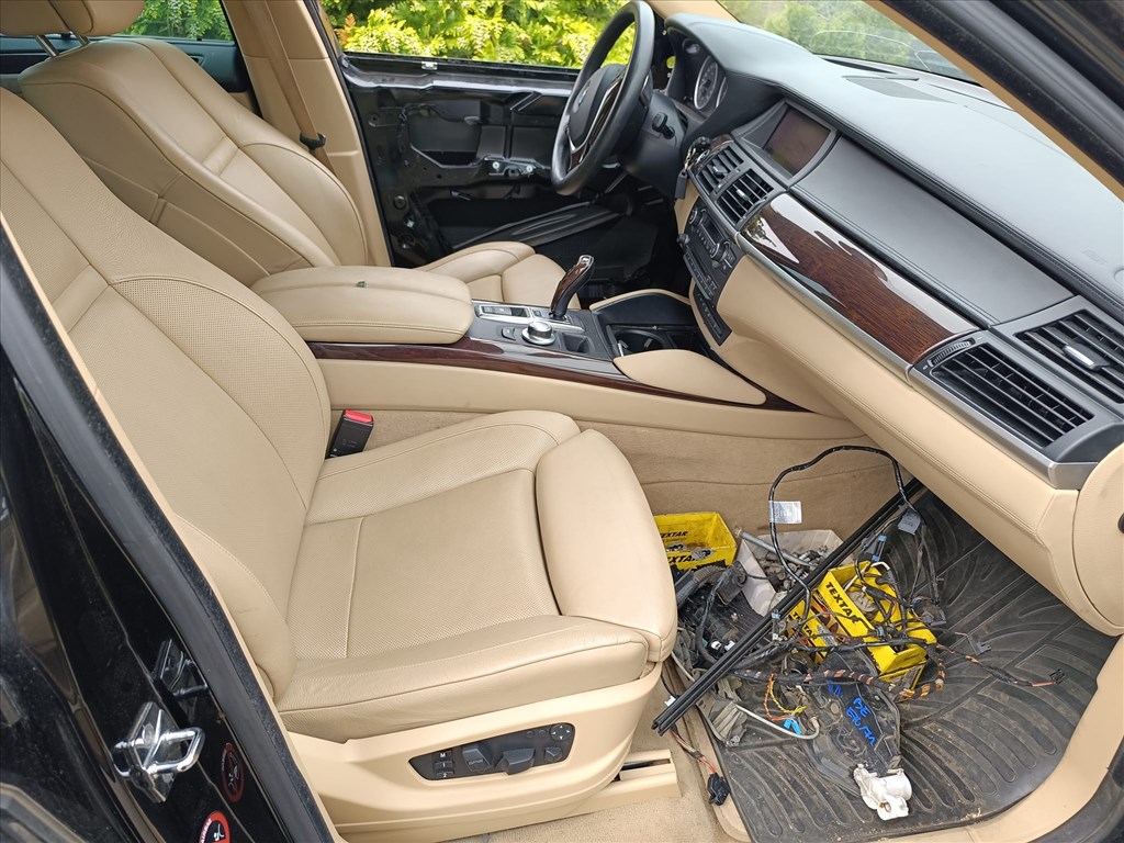 BMW X6 (E71/E72) bontott alkatrészei 5. kép