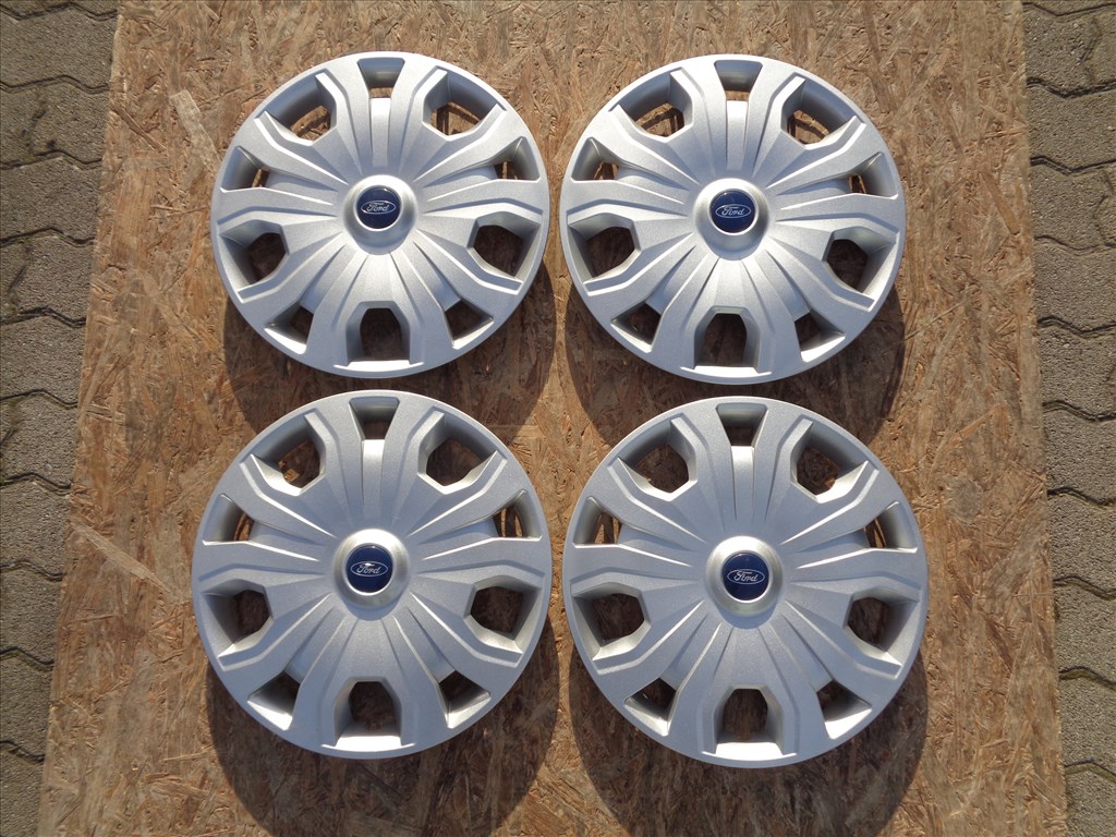 Ford Connect Gyári dísztárcsa 16-os szép állapotban eladó. 1. kép