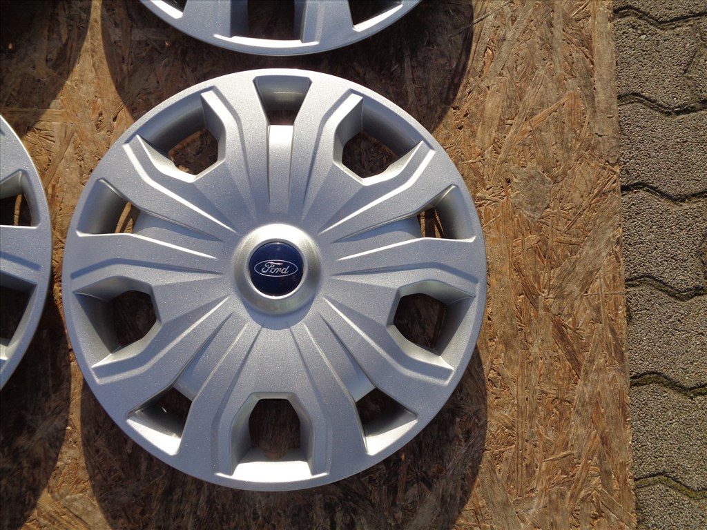 Ford Connect Gyári dísztárcsa 16-os szép állapotban eladó. 5. kép