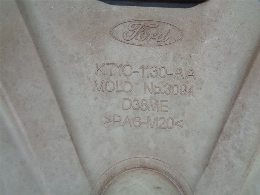 Ford Connect Gyári dísztárcsa 16-os szép állapotban eladó. 7. kép