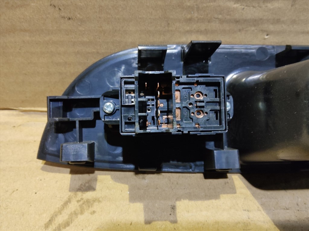 Kia Sorento 2009-2015 jobb hátsó Ablakemelő kapcsoló 93580-2P500VA 3. kép