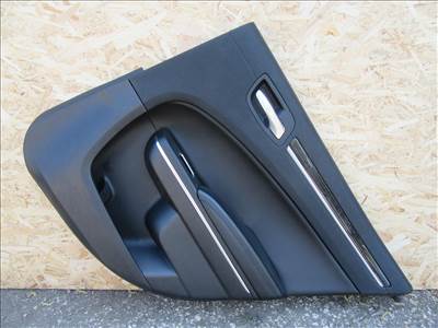  Kárpit53722 Lancia Thema fekete színű, bőr, jobb hátsó ajtókárpit