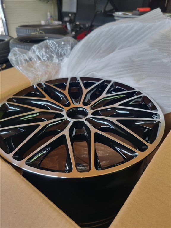  5x108 lyukosztású 7JJ 16" új Silverline alufelni 2. kép