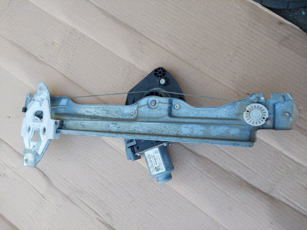 Citroen C4 II ablakemelő szerkezet jobb hátsó C4ABLSZJH 1. kép