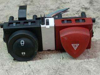 Renault Mégane II Vészvillogó Kapcsoló *122725* 88040009