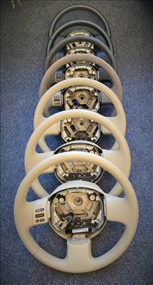 Eladó Nissan Micra K12, CC, SR, és K14 hibátlan műanyag és bőr kormány.