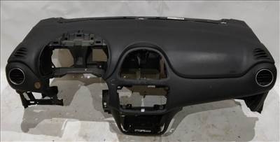 170565 Fiat Punto Evo 2009-2011 Műszerfal párna, légzsák felett enyhe púposság érezhető