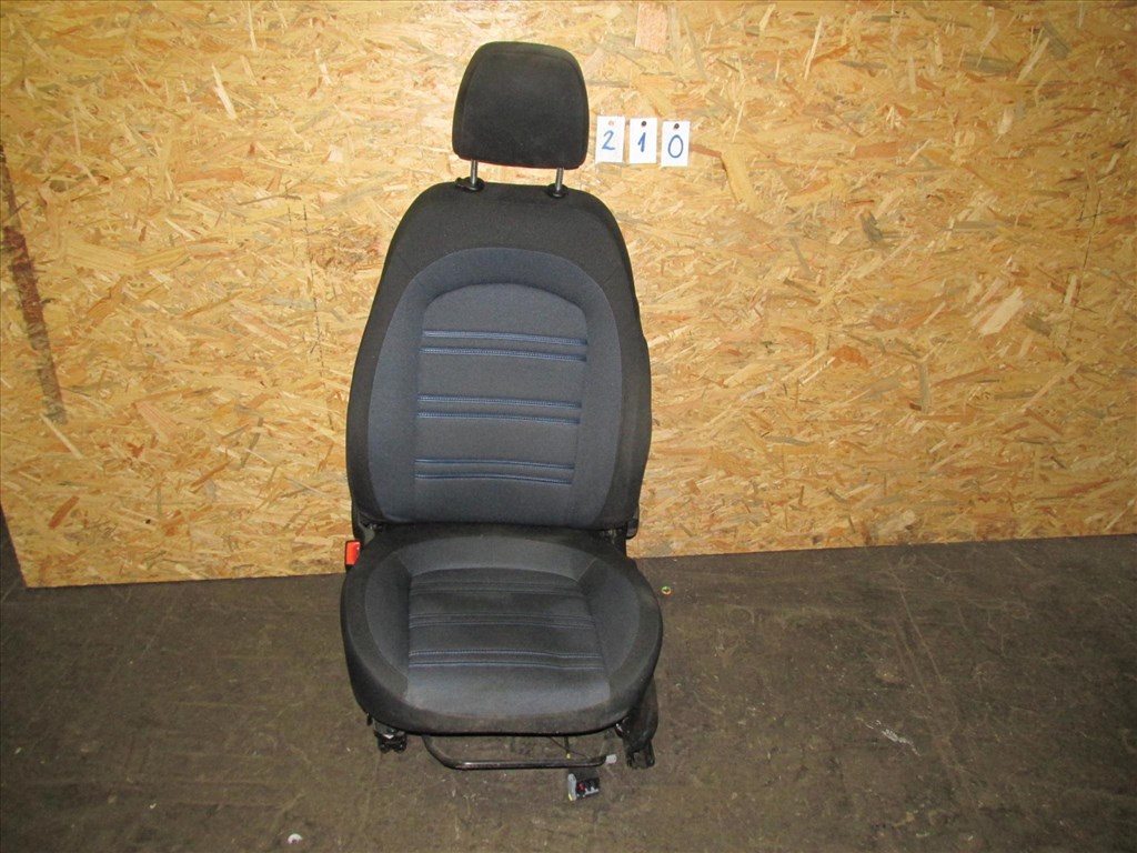 170606 Fiat Punto Evo bal első, szövet ülés 1. kép