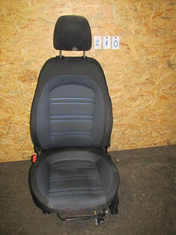 170606 Fiat Punto Evo bal első, szövet ülés 2. kép