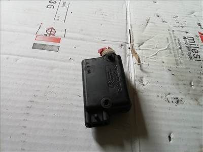 Renault Thalia I csomagtérajtó zár motor