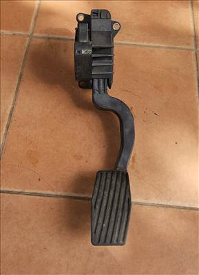 Opel Corsa D Gázpedál  55702020
