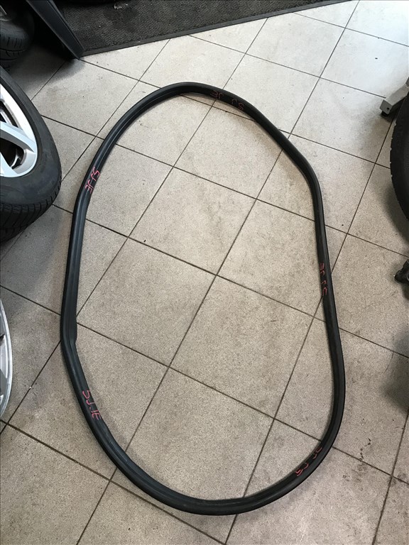 Skoda Fabia II jobb első ajtó kédergumi 5j0867365d 1. kép