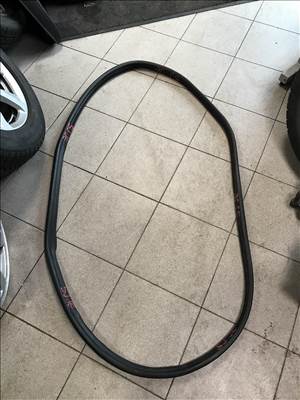 Skoda Fabia II jobb első ajtó kédergumi 5j0867365d